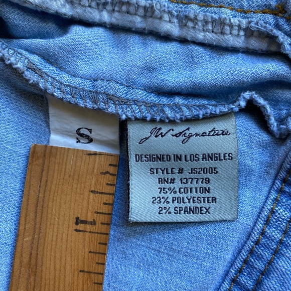 Signature Blue Jean Jacket Cropped Light Wash - Picture 5 of 5